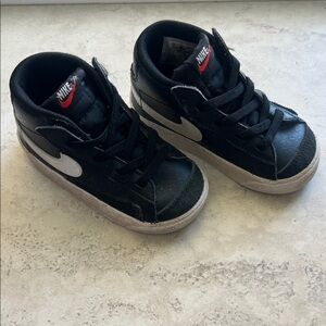 Nike Kids Black and White Sneakers